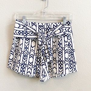THML Blue Aztec Bow Shorts size small